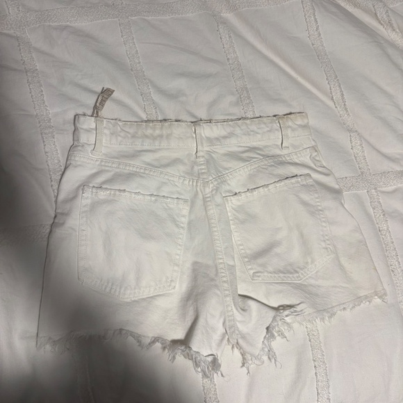 Zara White Denim Cutoff Shorts – Size 28 (EU 38) - Picture 2 of 3